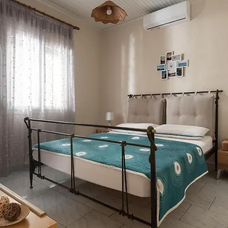 Rosa's Garden House Apartment