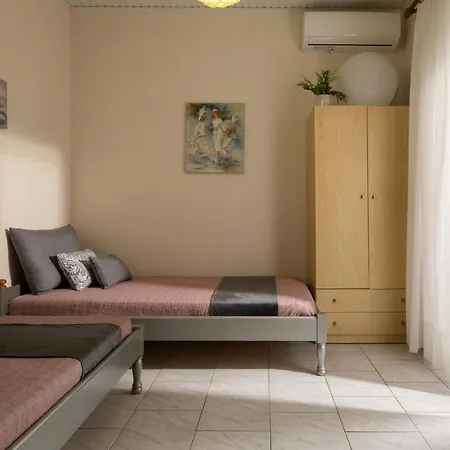 Rosa's Garden House Apartment